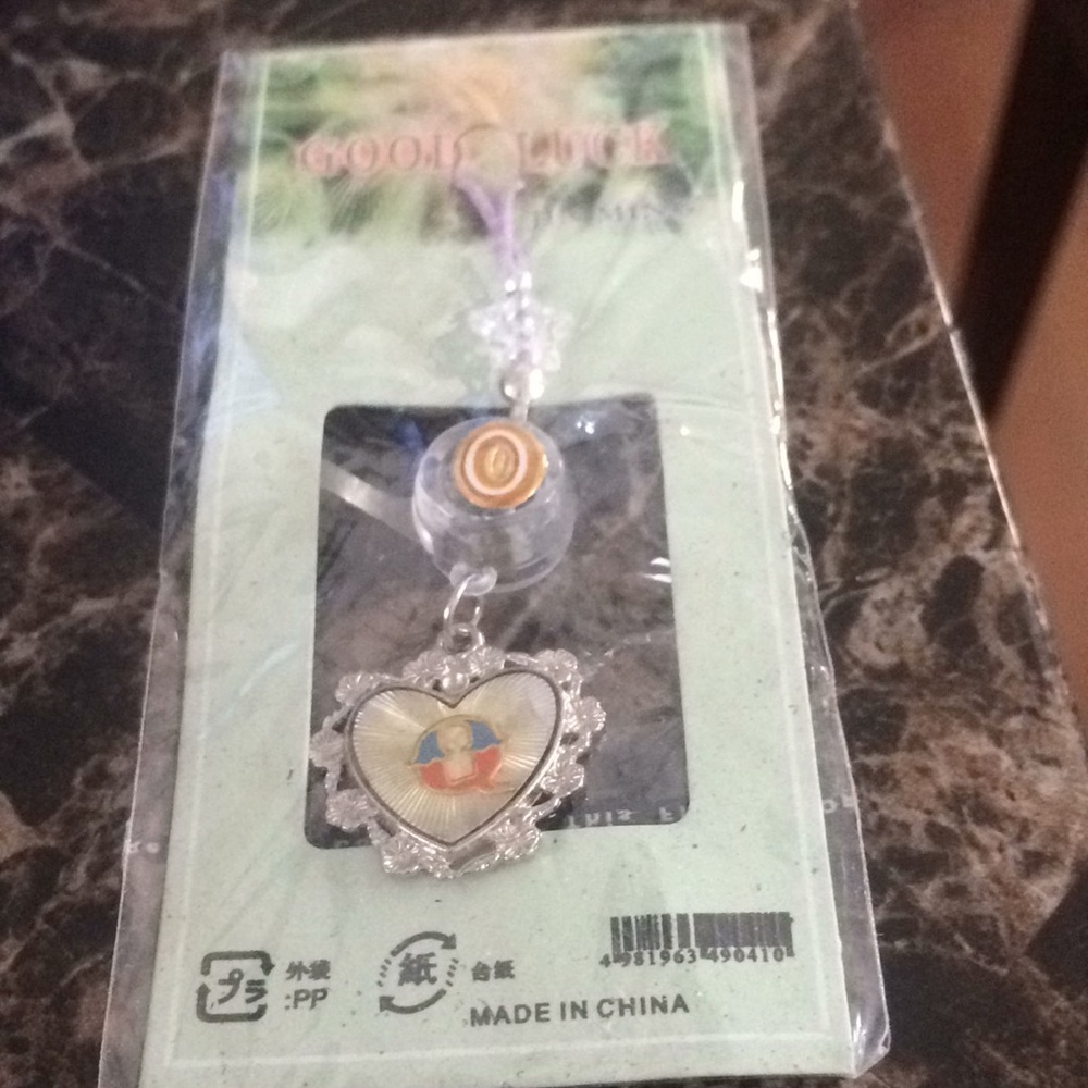 FINAL MARKDOWN New pocketbook charm letter q